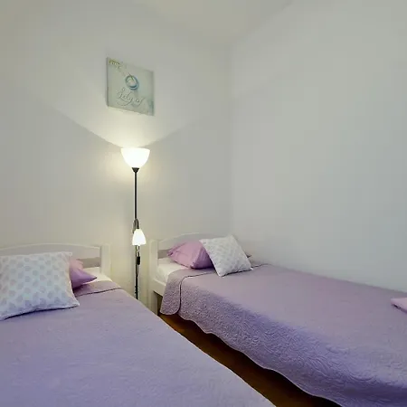 Natali With Private Pool And Kids Playground Near Fazana * Galizana