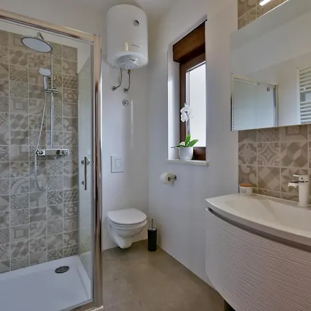 Natali With Private Pool And Kids Playground Near Fazana Вилла Galizana