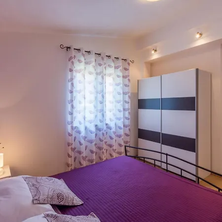 Natali With Private Pool And Kids Playground Near Fazana Villa Galižana