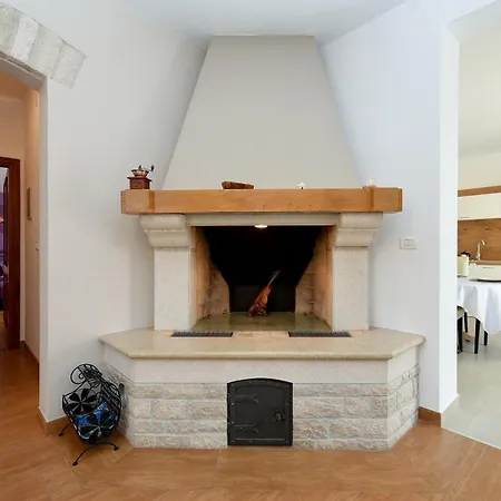 Natali With Private Pool And Kids Playground Near Fazana Galizana