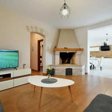 Natali With Private Pool And Kids Playground Near Fazana * Galizana